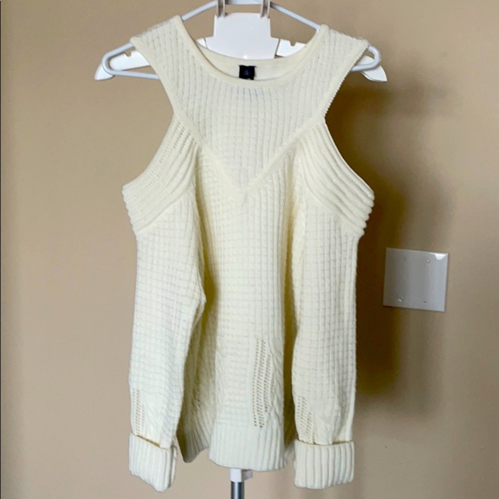 Cold should white sweater